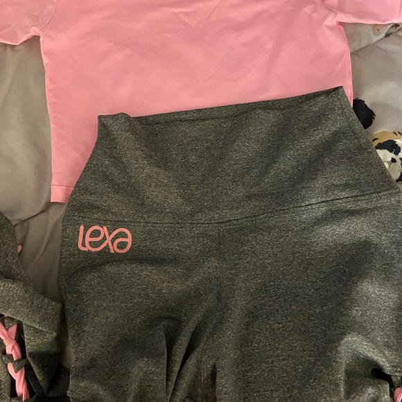 Lexa two piece sportive set in the color pink bubble gum - Picture 4 of 5